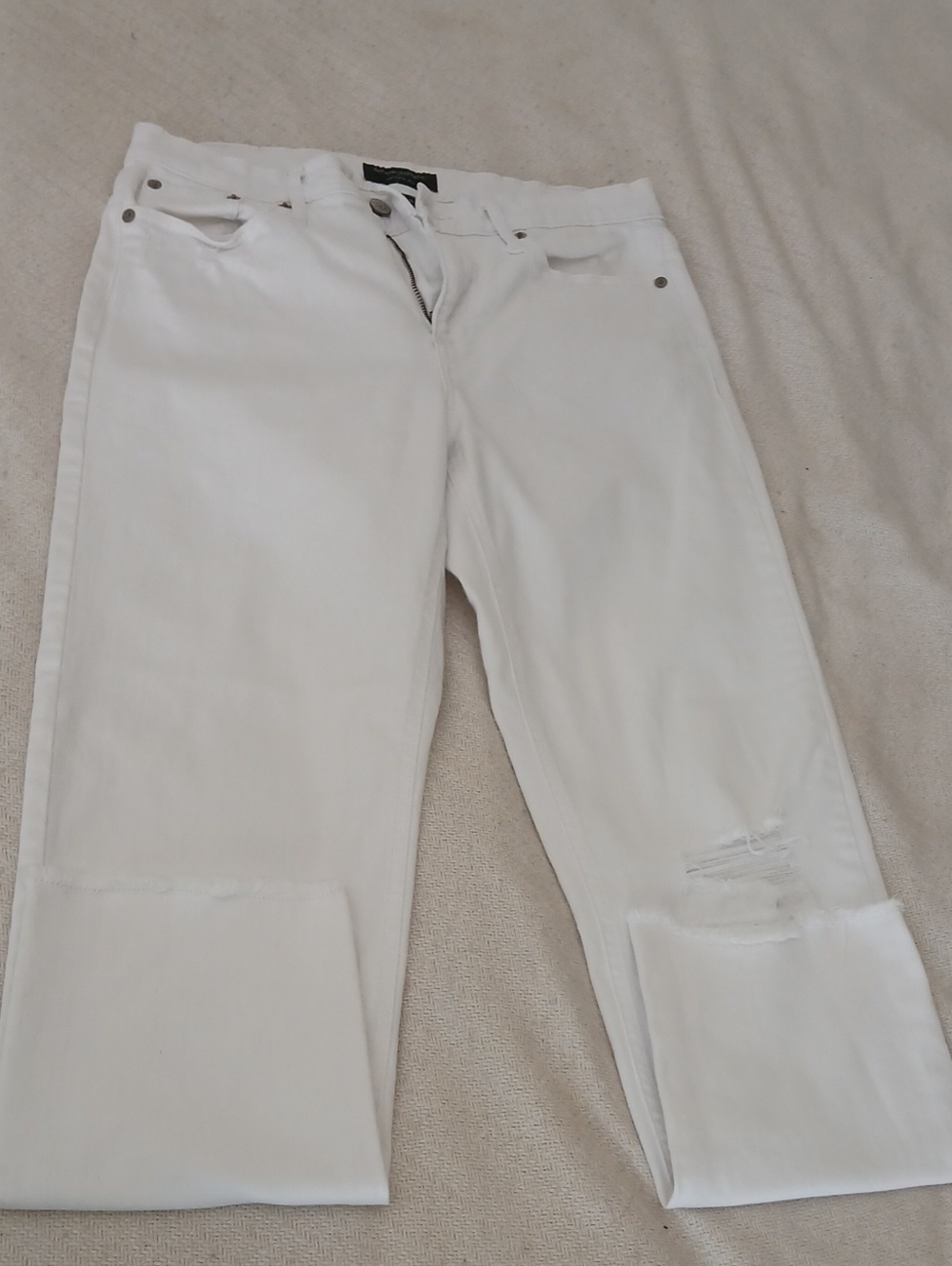Banana Republic White Cropped Distressed Jeans Size 29/8